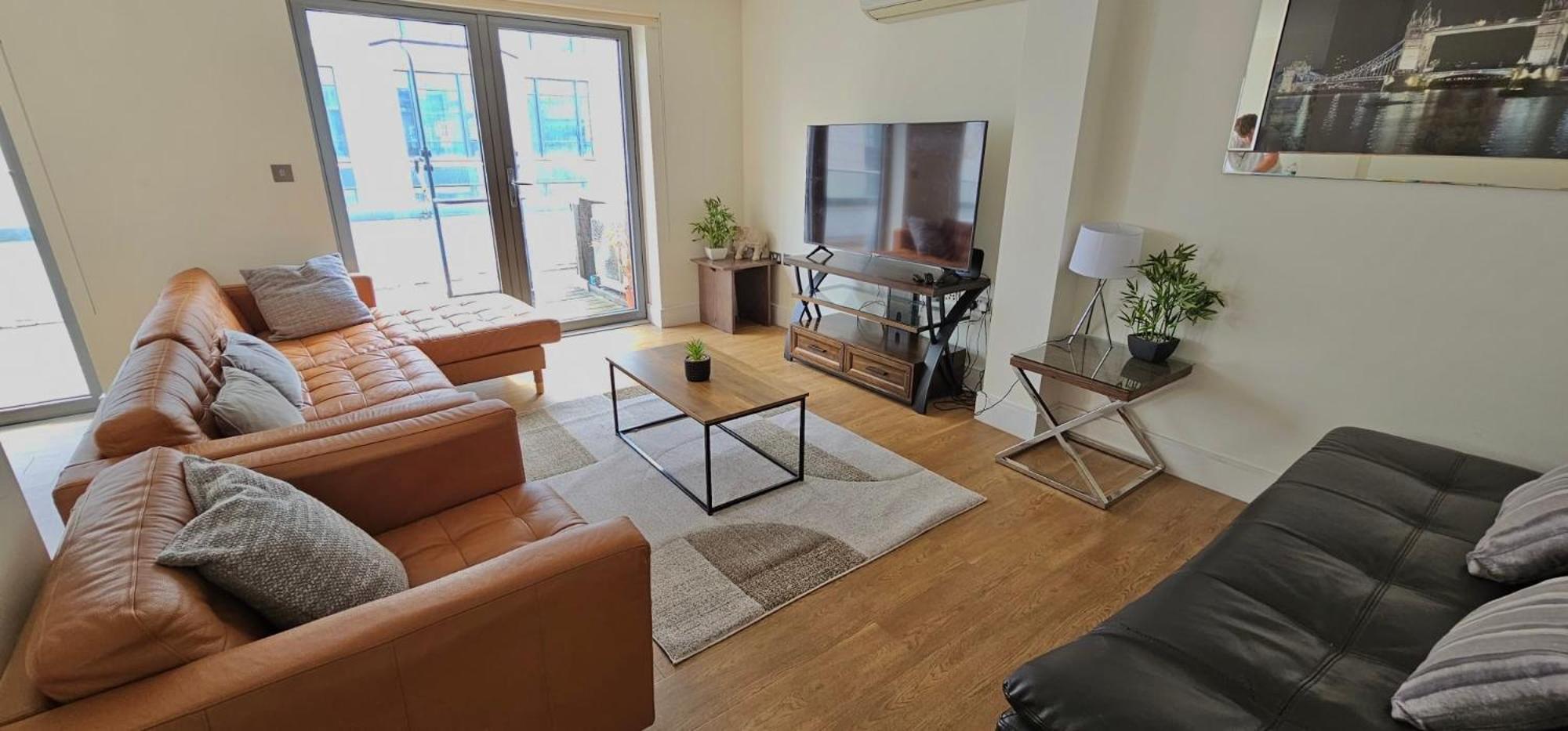 Spacious 3-Bed 3-Bath Luxury Apartment With Balcony Hyde Park 런던 외부 사진