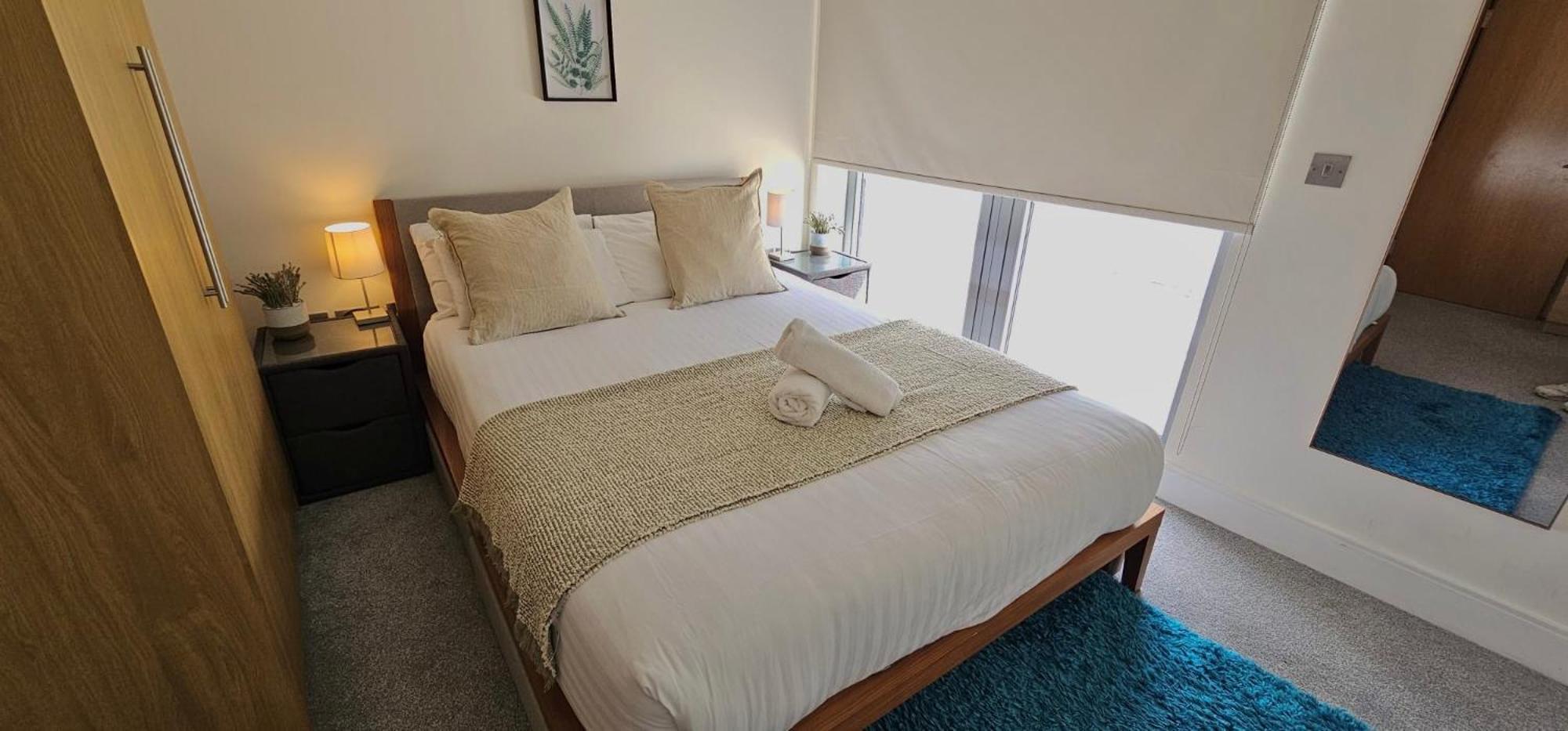 Spacious 3-Bed 3-Bath Luxury Apartment With Balcony Hyde Park 런던 외부 사진