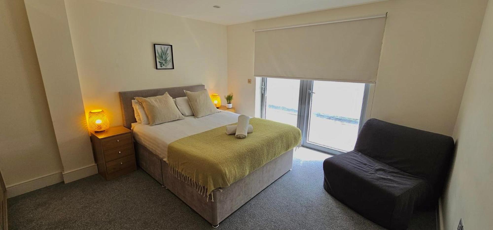 Spacious 3-Bed 3-Bath Luxury Apartment With Balcony Hyde Park 런던 외부 사진