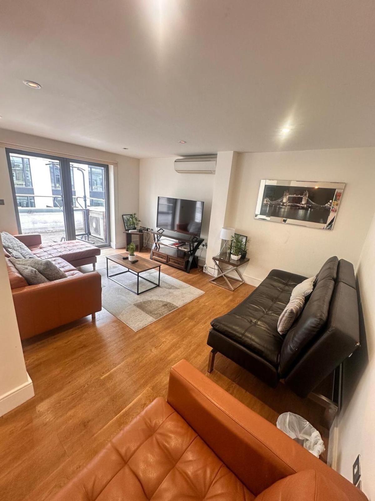 Spacious 3-Bed 3-Bath Luxury Apartment With Balcony Hyde Park 런던 외부 사진